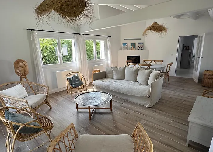 Les Déserts Villa *